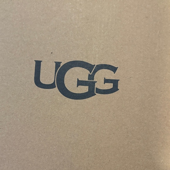 UGG women’s classic mini II boot - chestnut size 7 - new with box! - Picture 9 of 10
